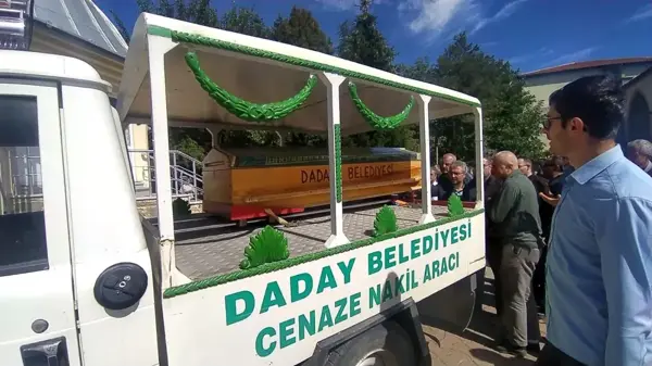 Bisikletiyle gezmek için çıktığı yolda cansız bedeni bulunan yaşlı adam son yolculuğuna uğurlandı