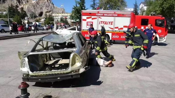 Son dakika haber: İtfaiyeciler usta oyuncuları aratmadı