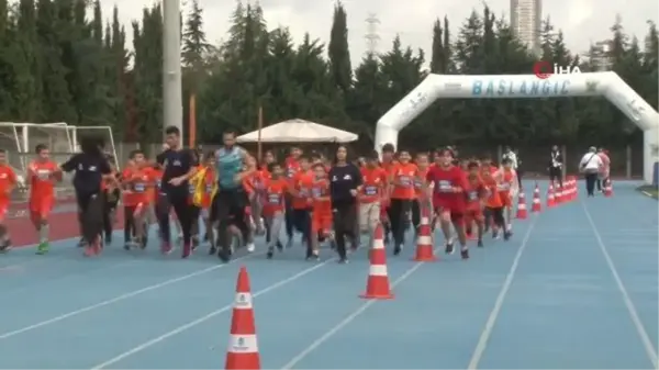 Başakşehir'de çocuk maratonu; 5 bin çocuk koşarak gönüllerince eğlendi