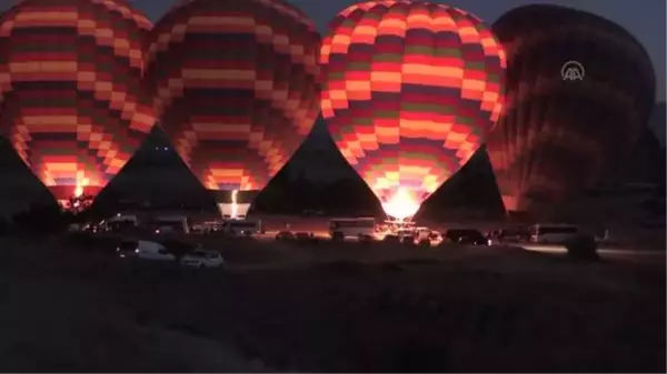 Kapadokya'da vadi, kanyon ve yamaçlar fotoğraf çektirenlere doğal dekor oluyor