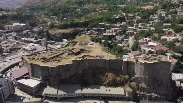 Bitlis gündem haberi | Bitlis Kalesi'ndeki kazılarda konut kalıntıları ortaya çıkarıldı