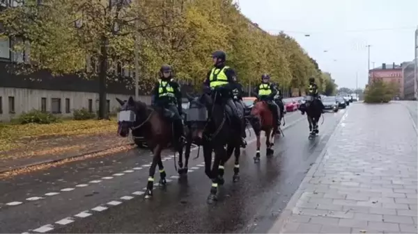 STOCKHOLM - İsveç'te Cumhurbaşkanı Erdoğan'a hakaret içerikli program yayımlayan SVT protesto edildi