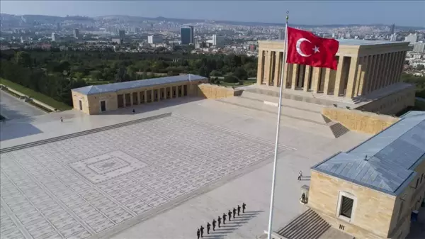 10 Kasım'da bayrak asılır mı?