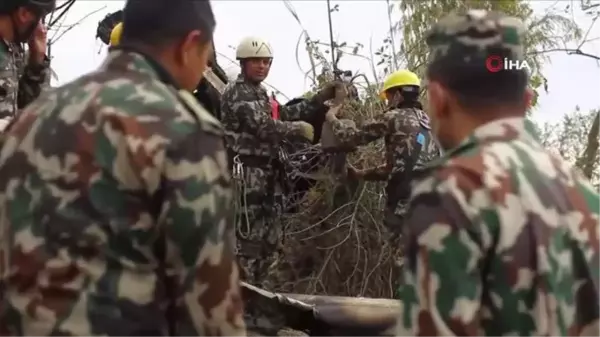 Nepal'deki uçak kazasında 1 kişinin cesedine daha ulaşıldı