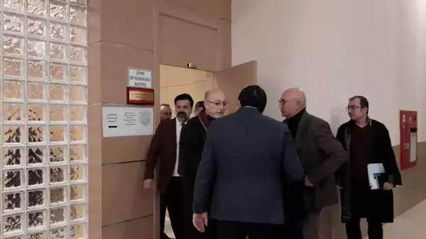 Kemal Kılıçdaroğlu'nun Avukatı Celal Çelik'in 'Cumhurbaşkanına Hakaret' Suçundan Yargılandığı Dava 1 Haziran'a Ertelendi