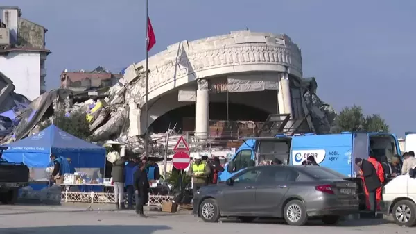 Depremin Ardından Antakya'da Tarihi Binalar da Yıkıldı… Mahalle Muhtarı Yavrun: 