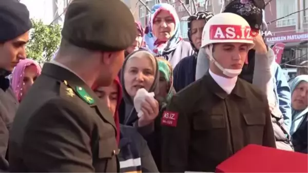 Depremde Hatay'da hayatını kaybeden üsteğmen memleketi Giresun'da son yolculuğuna uğurlandı