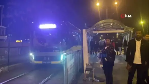 Cevizlibağ'da tramvay raydan çıktı, seferler İETT otobüsleri ile yapıldı