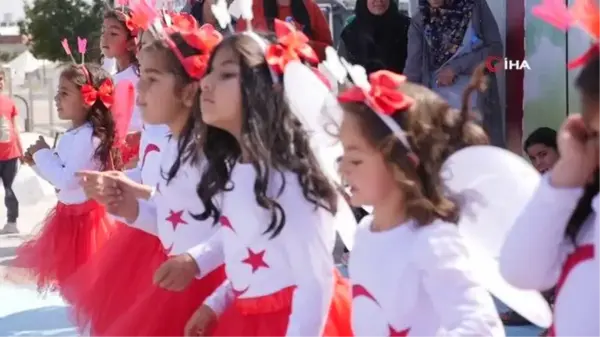 Hatay'da afetzede çocuklar dünya barışı için güvercin uçurdu