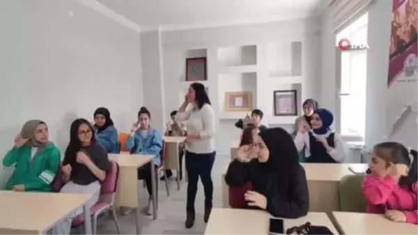 İşaret dili kursuna ilgi her geçen gün artıyor