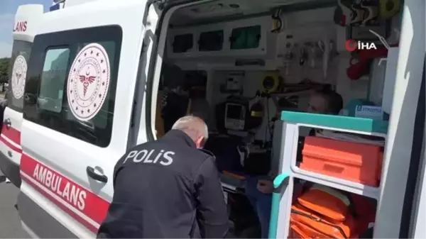 Pendik'te 2 araç çarpıştı: 1'i bebek 4 yaralı