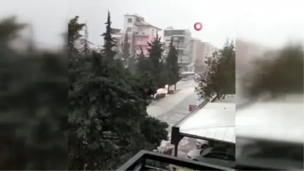 Burdur'da sağanak ve dolu yağışı hayatı felç etti