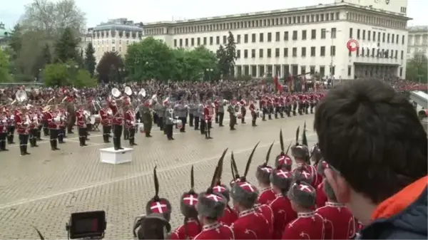 Bulgaristan Silahlı Kuvvetleri Günü'nü törenlerle kutladı