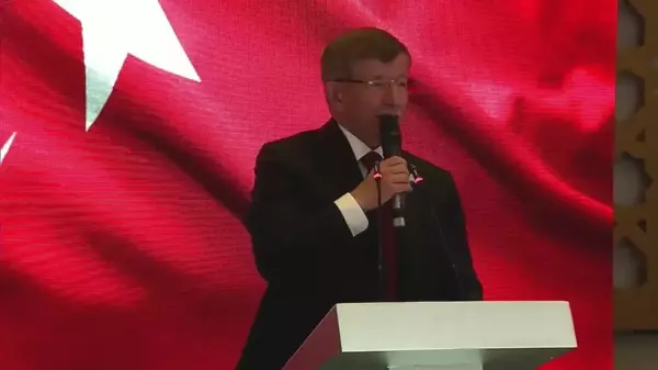 Ahmet Davutoğlu: 'Bir Kürt çocuğunun da hakkı, hukuku aynıdır'