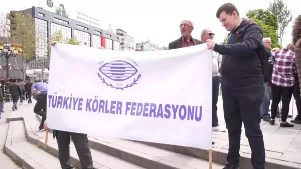 Görme engelliler seçim şablonunda Braille alfabesi olmamasını protesto etti