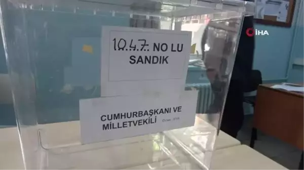 Balıkesir'de ilk oylar sandığa atıldı