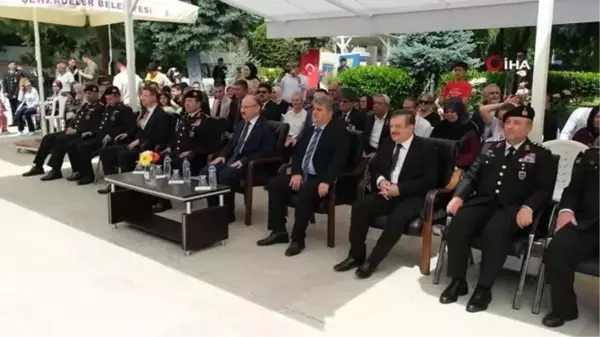 Temsili askerlik töreninde aileler gözyaşlarını tutamadı