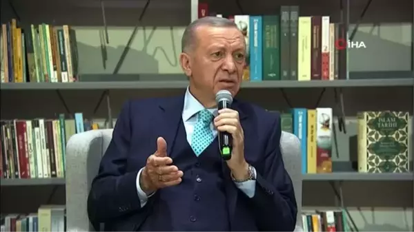 Cumhurbaşkanı Erdoğan, Rami Kütüphanesi'nde gençlerle bir araya geldi