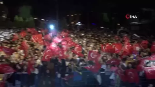 Bilecik'te Melek Mosso konserine yoğun ilgi