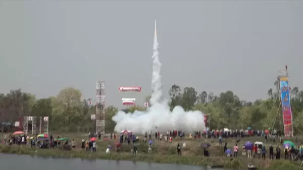 Tayland'da Yağmur Mevsiminin Habercisi Roket Festivali Kutlandı