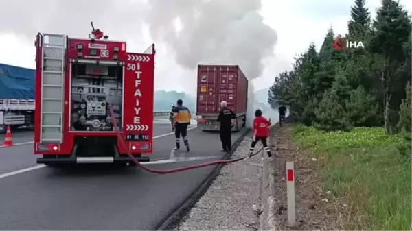 TEM'de beyaz eşya yüklü tır alev alev yandı