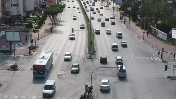 Antalya Büyükşehir Belediyesi'nin 'Akıllı Kavşak Kontrol Merkezi' Projesine Ulaştırma Bakanlığı'ndan Ödül