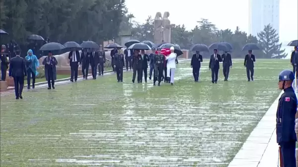 Cumhurbaşkanı Erdoğan, Anıtkabir'i ziyaret etti