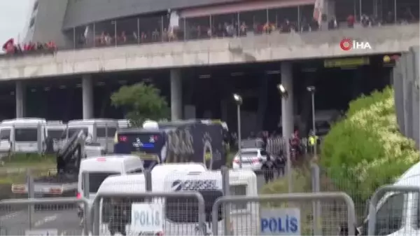 Fenerbahçe derbi için Nef Stadyumu'na ulaştı