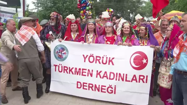 İzmir Büyükşehir Belediye Başkanı Tunç Soyer, Belenbaşı Yörük Kültürünü Tanıtma ve Kiraz Festivali'ne katıldı