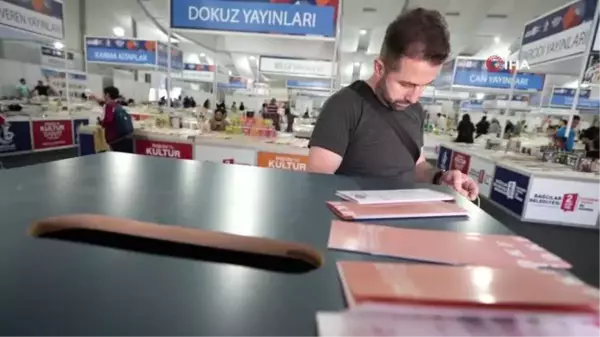 Bağcılar Kitap Fuarı'nda depremzedeler için 'Bi bana Bi Malatya'ya Kitap' kampanyası