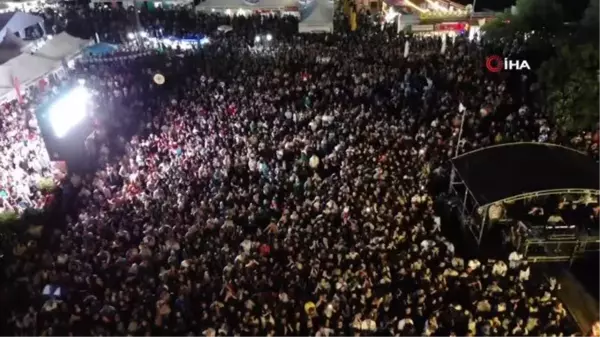 Tekirdağ'da 400 Bin Kişilik Kiraz Festivali Konserinde Ünlüler Geçidi