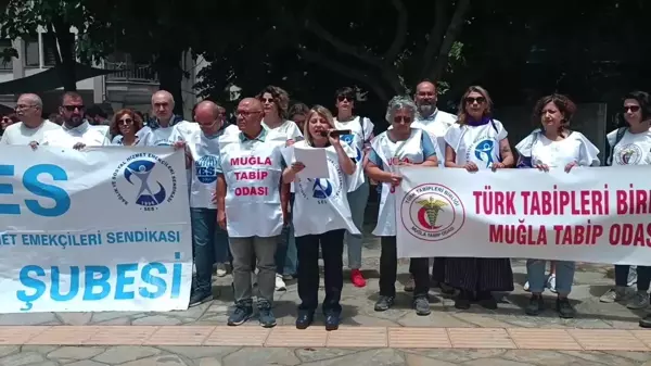 Muğla'da Sağlıkçılar, Doktor Melek Bağce'nin Öldürülmesini Protesto Etti