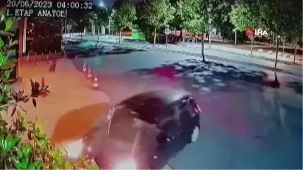 Beylikdüzü'nde aynı gece iki ayrı trafik kazası kamerada