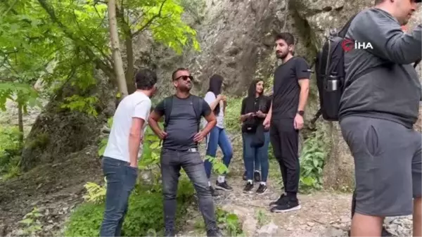 Yüksekovalı dağcılar Kaval Şelalesi'ni gezdi