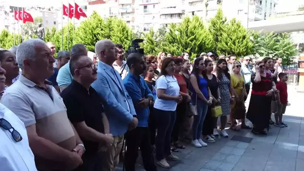 Başkan Sandal, Bayraklı Belediyesi çalışanlarıyla bayramlaştı