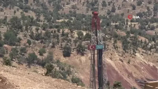 Enerji ve Tabii Kaynaklar Bakanı Alparslan Bayraktar Gabar Dağı Şehit Esma Çevik petrol sahasında incelemelerde bulundu