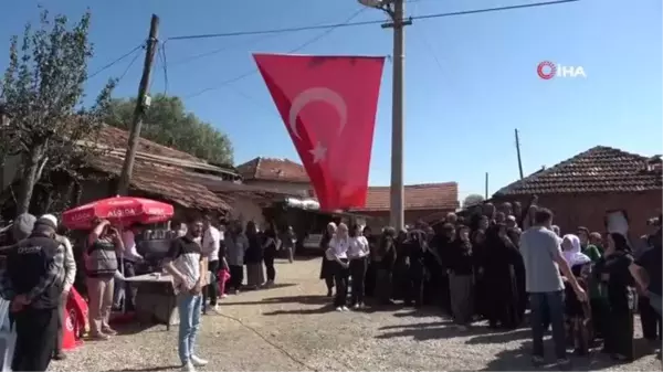 Uşak şehidini son yolculuğuna uğurladı