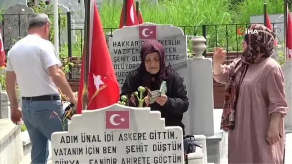 Arefe Günü Şehitlikte Hüzün