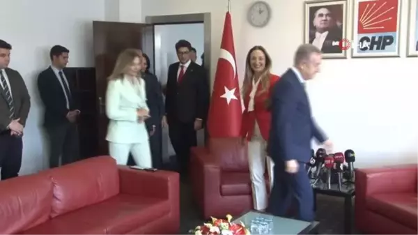 MHP heyetinden CHP'ye Bayram ziyareti