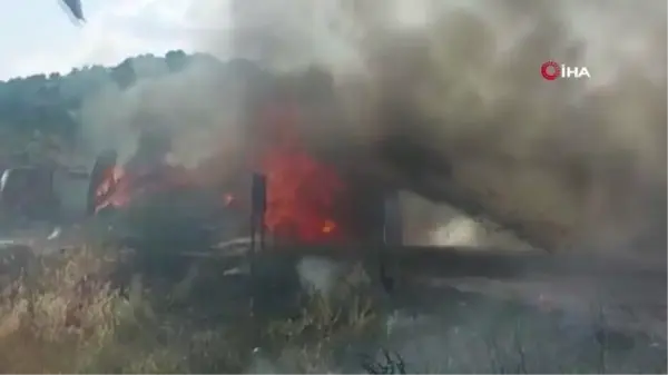 Adıyaman'da saman yüklü kamyon alevlere teslim oldu