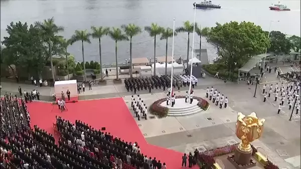 Hong Kong, ana vatana dönüşünün 26. yıldönümünü kutladı