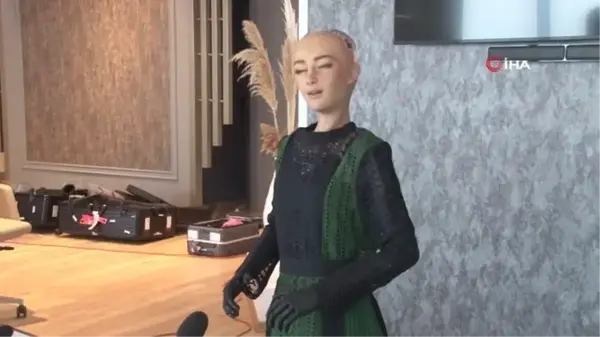 İnsana en çok benzeyen robot Sophia Çamlıca Kulesi'nde radyo yayını yapacak