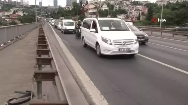 15 Temmuz Şehitler Köprüsü'nde feci kaza: Motosikletli hayatını kaybetti