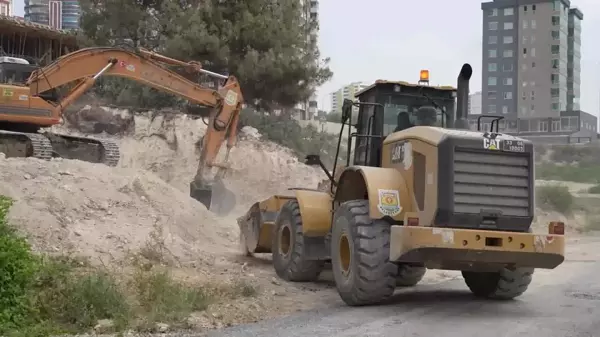 Tarsus Belediyesi, 10 mahallede yol çalışmalarını sürdürüyor