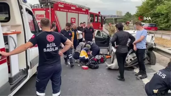 Pendik'te yarışan otomobilin çarptığı araç sürücüsü hayatını kaybetti