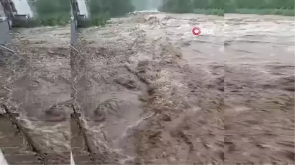 Zonguldak'ın ilçelerinde sağanak, taşkınlıklara neden oldu