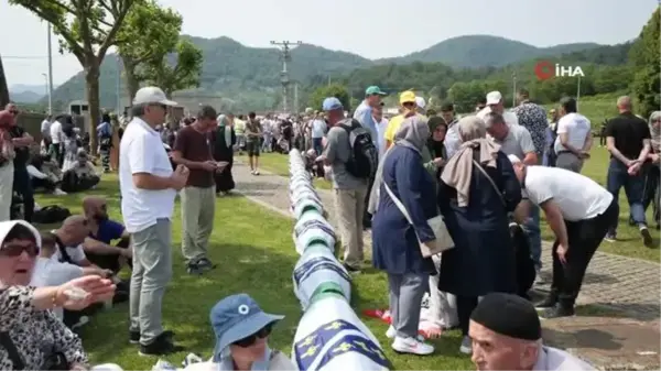 Srebrenitsa'da 30 soykırım kurbanı daha toprağa verildi