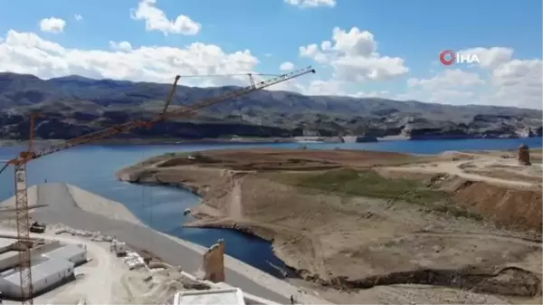 Hasankeyf'te Yamaç Külliyesi'ne Ahşap Köprü İnşa Edildi