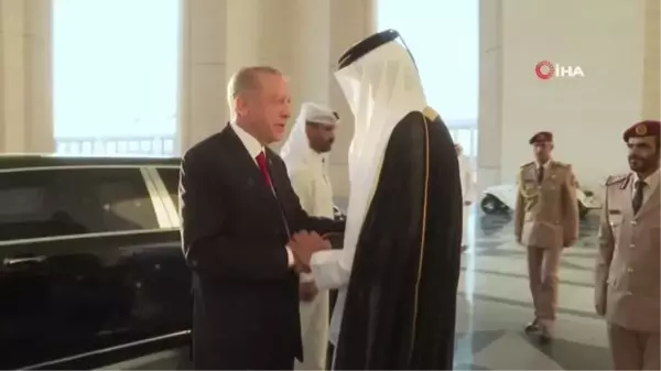 Cumhurbaşkanı Erdoğan Katar'da resmi törenle karşılandı