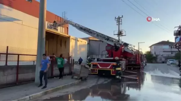 Fabrika jeneratöründe yangın çıktı